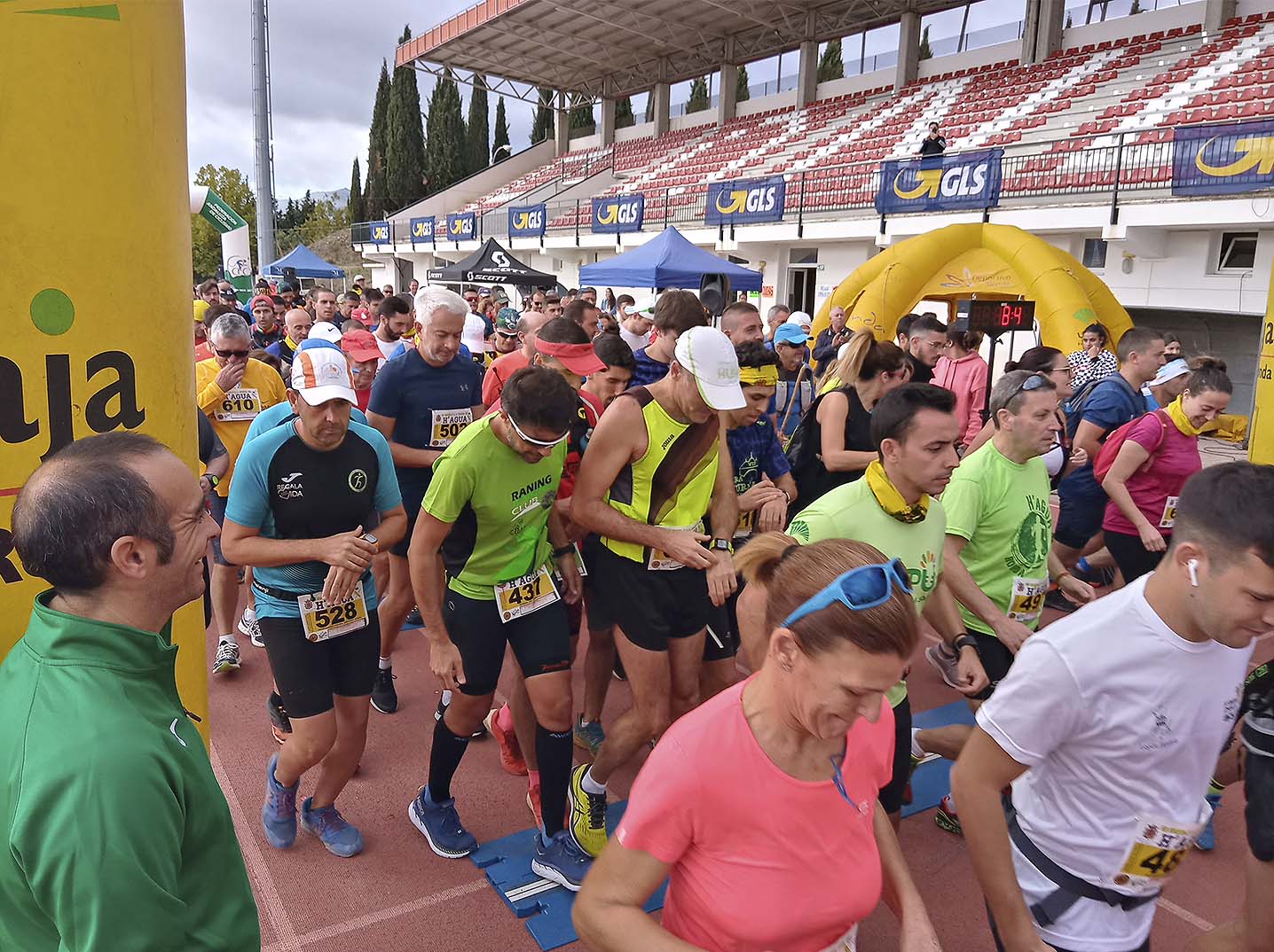 Cerca de 700 deportistas participan en la VIII edición de la carrera Homenaje a la Guardia Civil (HAGUA)