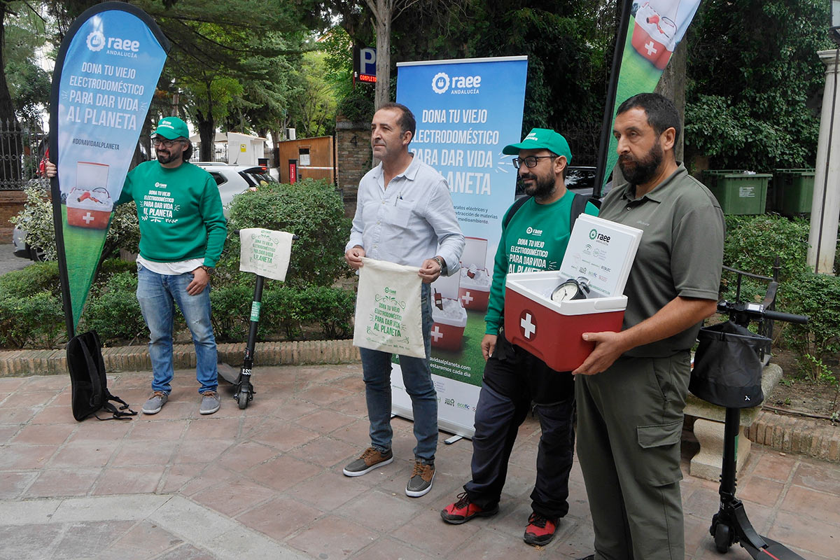 Presentación de la campaña, esta mañana en la plaza Duquesa de Parcent.