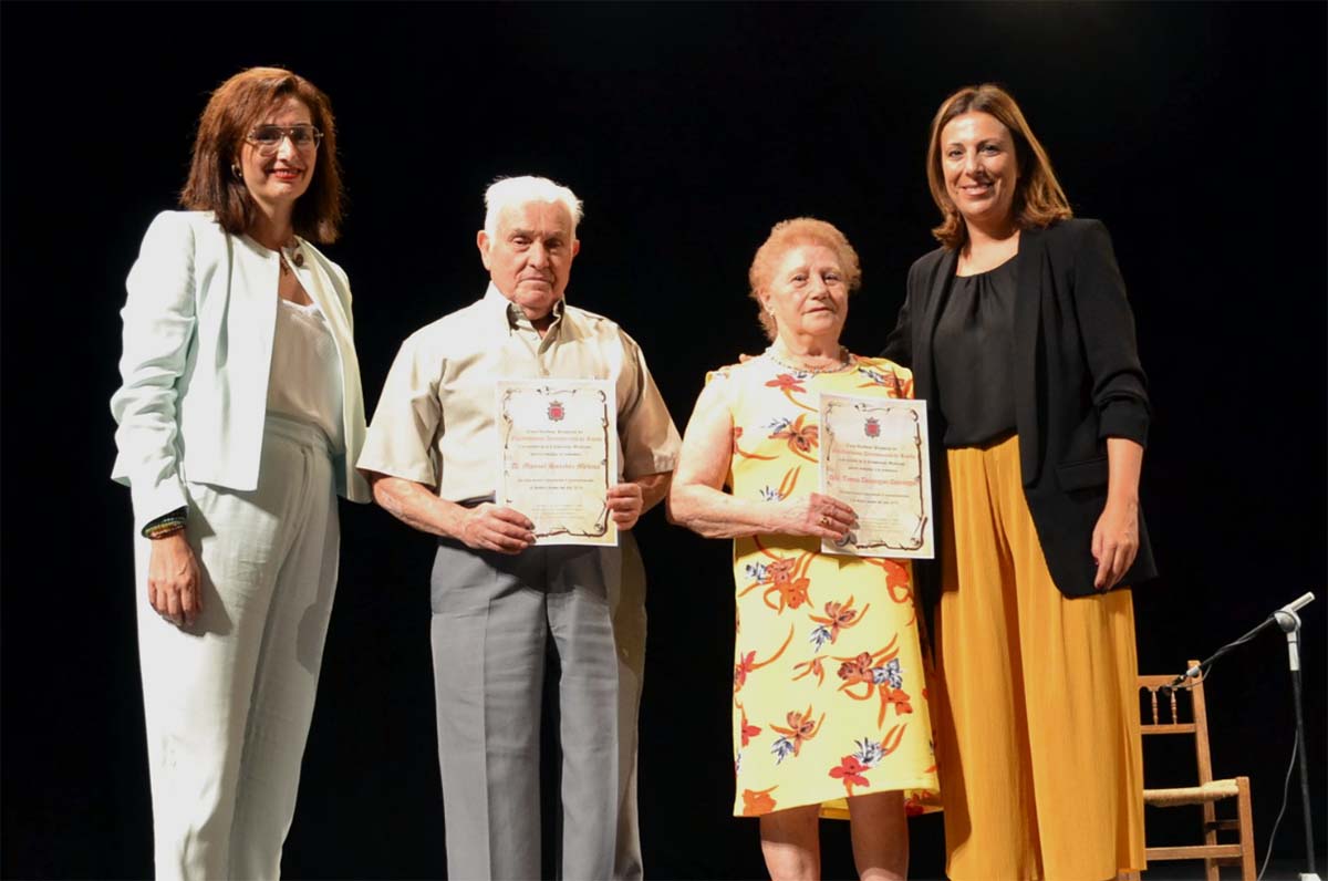 El Ayuntamiento rinde homenaje a los mayores de Ronda en una gala muy especial