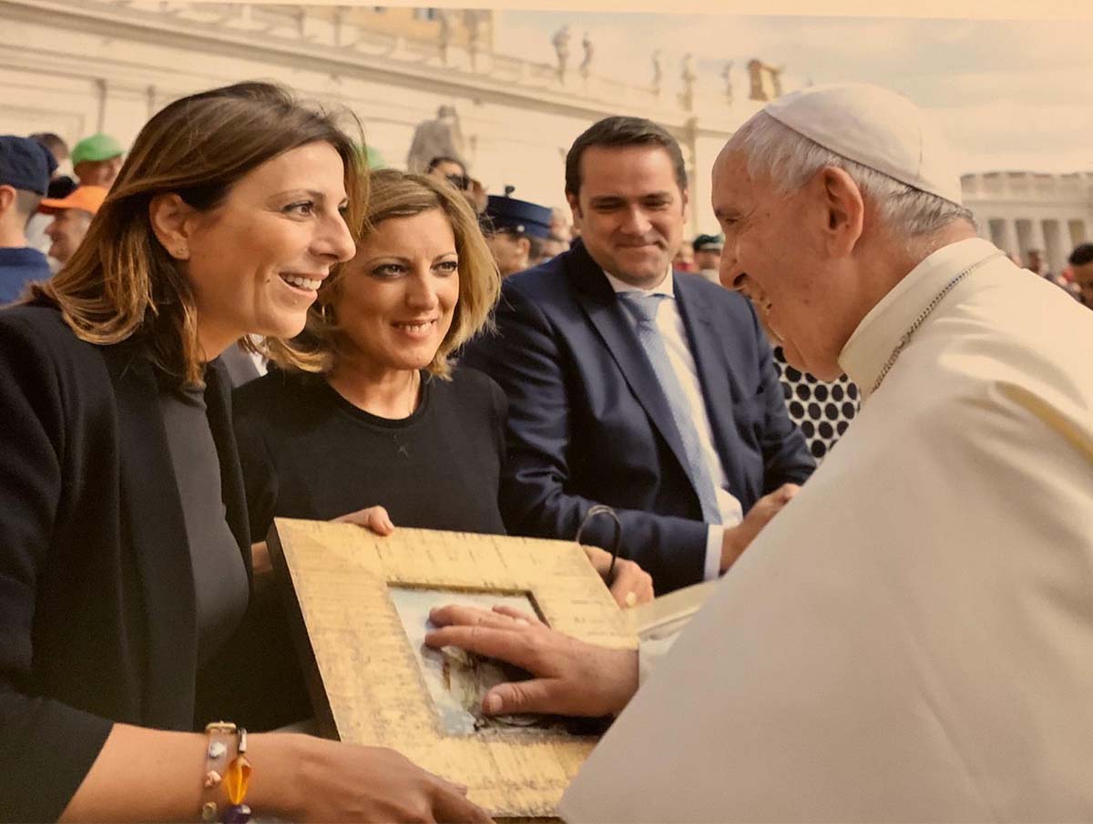 La alcaldesa de Ronda muestra su pesar por el fallecimiento del Papa Francisco