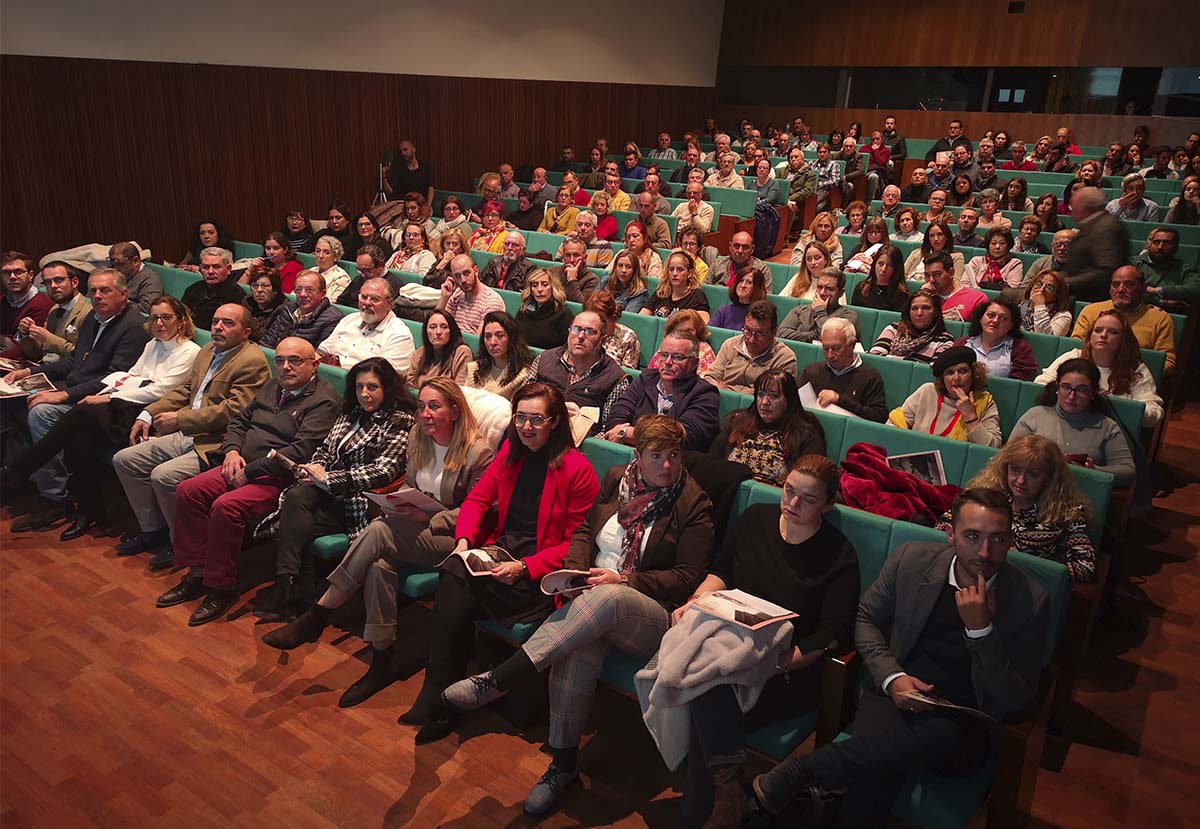La asamblea fue todo un éxito con lleno total.