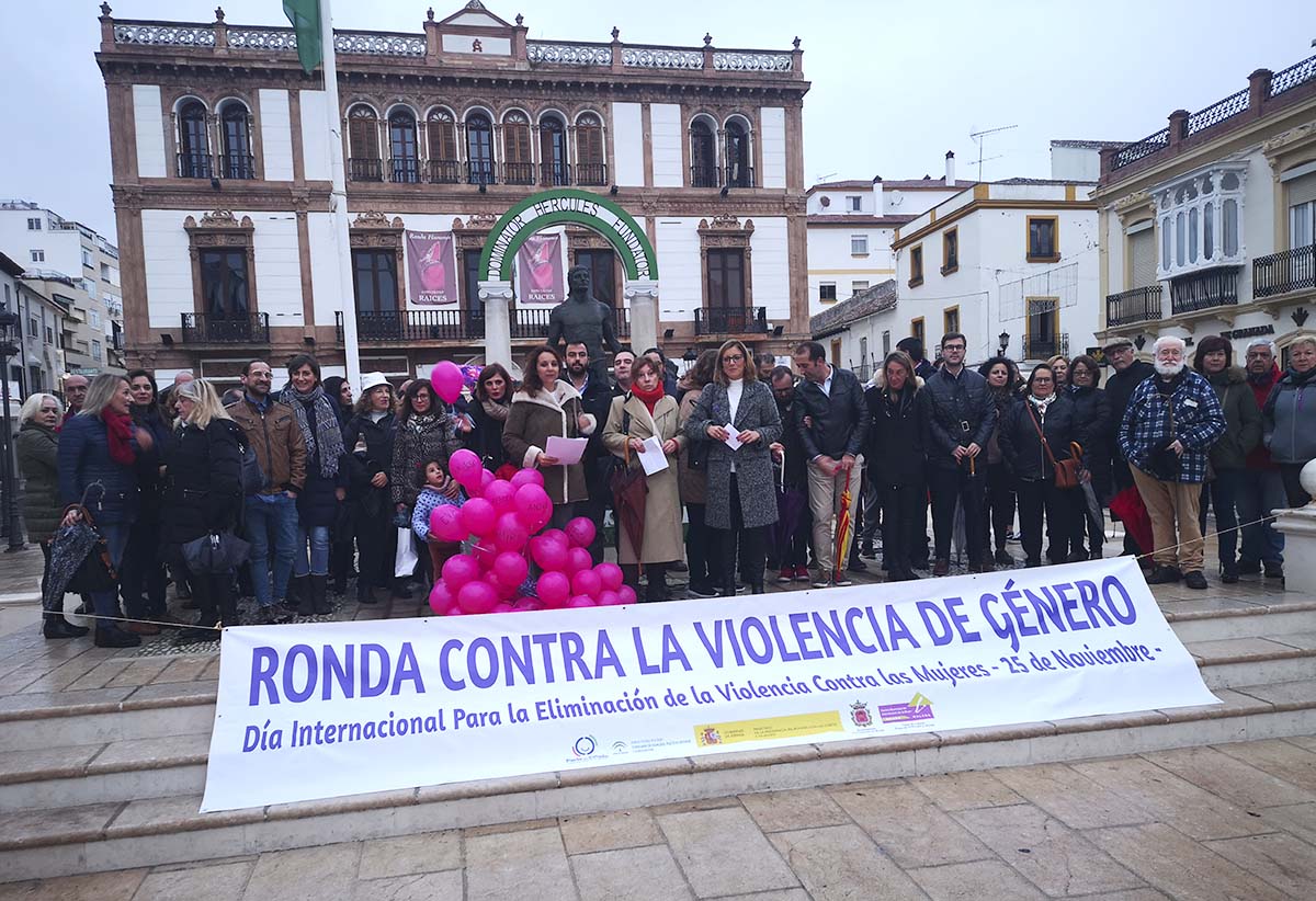 Imagen de una concentración celebrada en Ronda en 2019 contra la violencia de género.