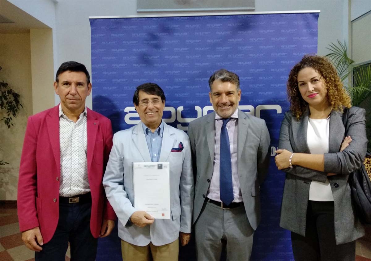 Responsables de Apymer junto a las empresas con las que se han firmado los convenios.