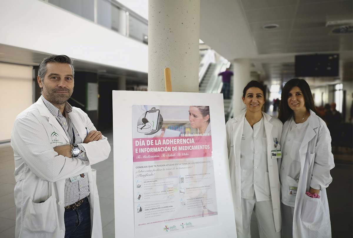 Profesionales de la Unidad de Farmacia han desarrollado esta labor informativa.