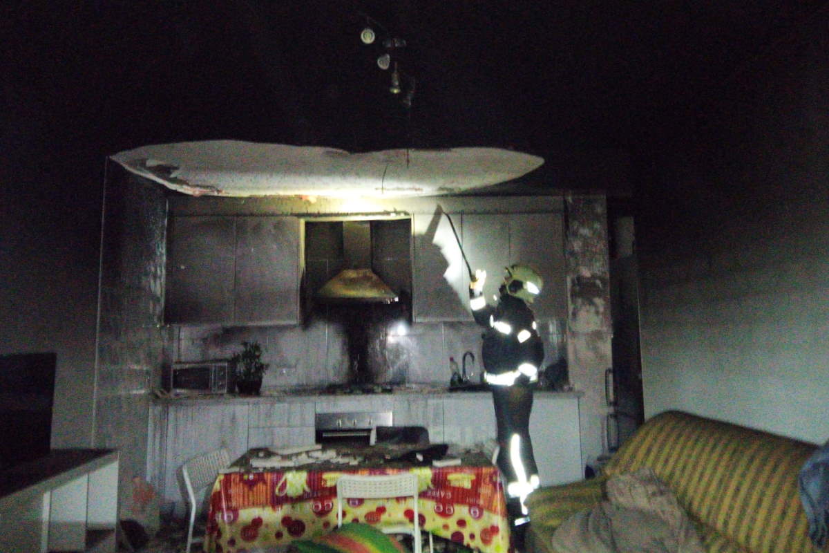 La vivienda ha quedado muy afectada por el fuego.