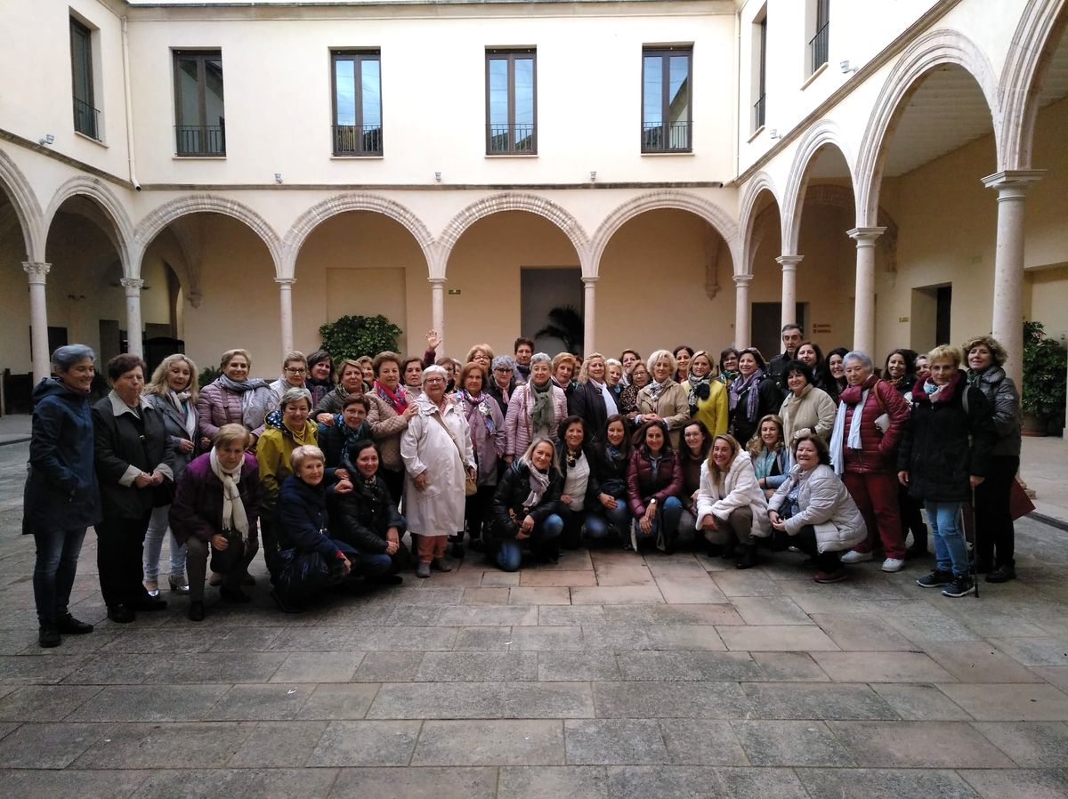 Las asociaciones de mujeres fueron recibidas en el Convento de Santo Domingo.