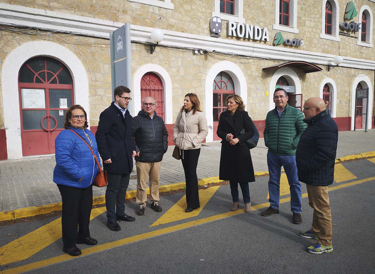Los populares han elegido la estación del tren para cerrar la campaña electoral del 10N.
