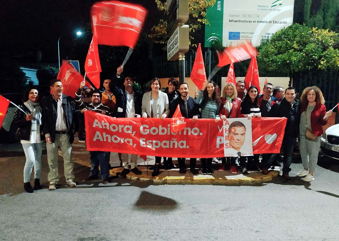 Militantes socialistas rondeños en el inicio de la campaña electoral del 10N.