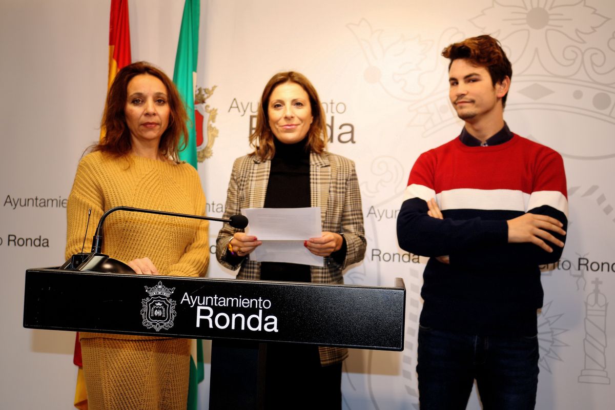 La alcaldesa y la concejal de Fiestas han presentado la programación de Feria.
