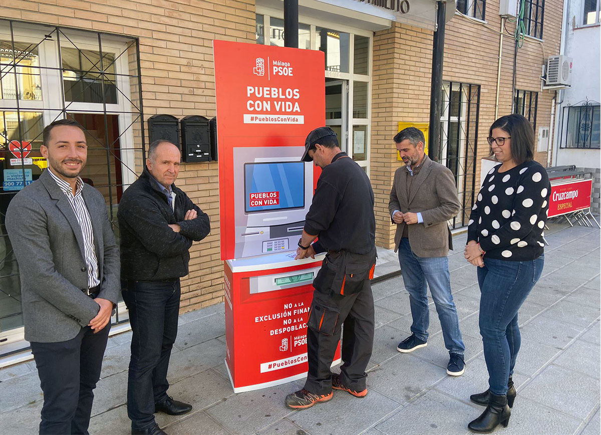 El PSOE pone en marcha una campaña para reclamar que todos los municipios de la Serranía cuenten con cajeros automáticos