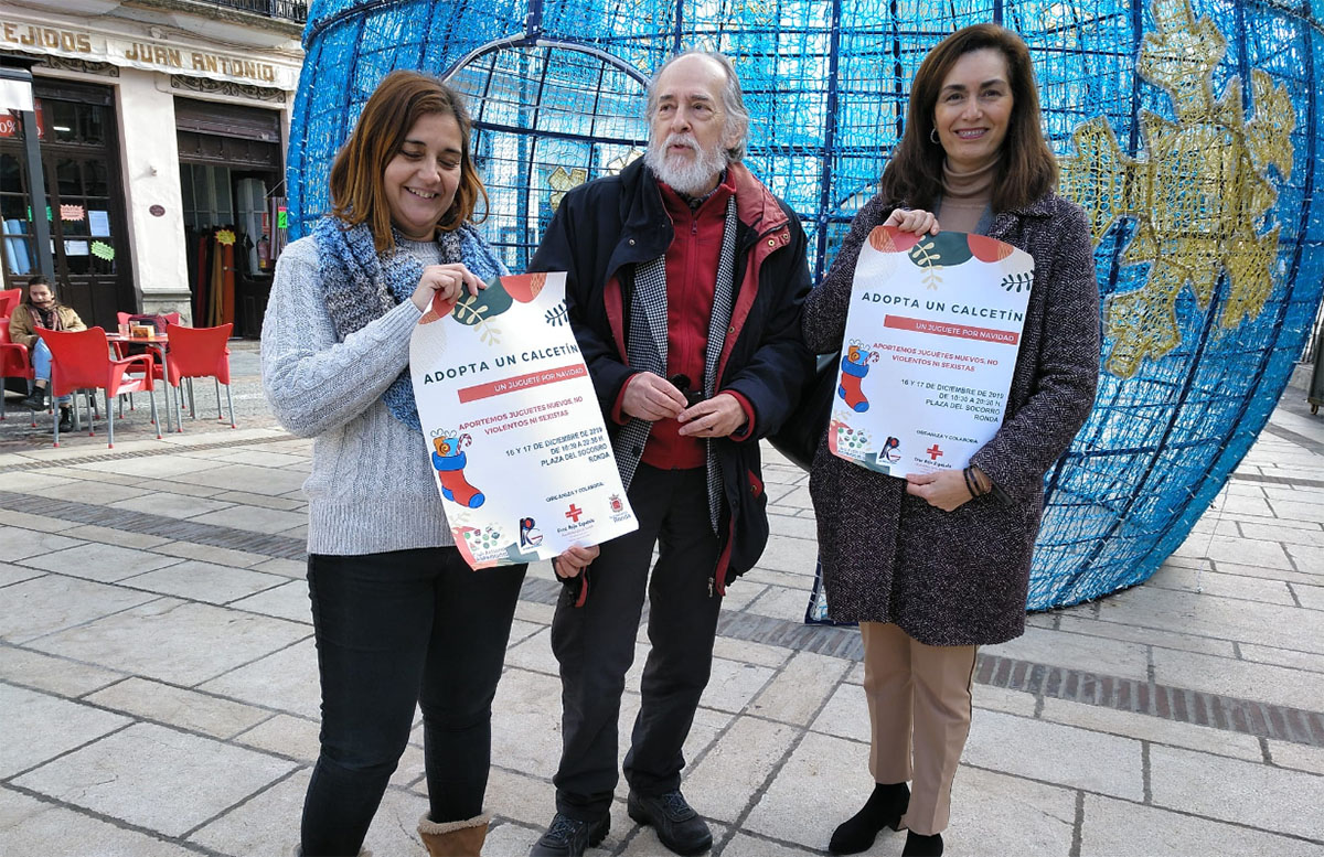 El Ayuntamiento y Cruz Roja se han sumado a esta campaña que han iniciado los estudiantes.