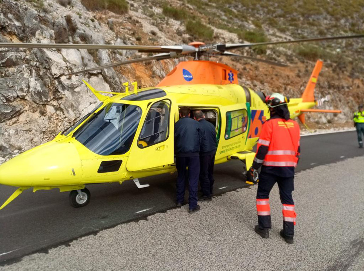 El joven accidentado tuvo que ser trasladado en helicóptero hasta Málaga.
