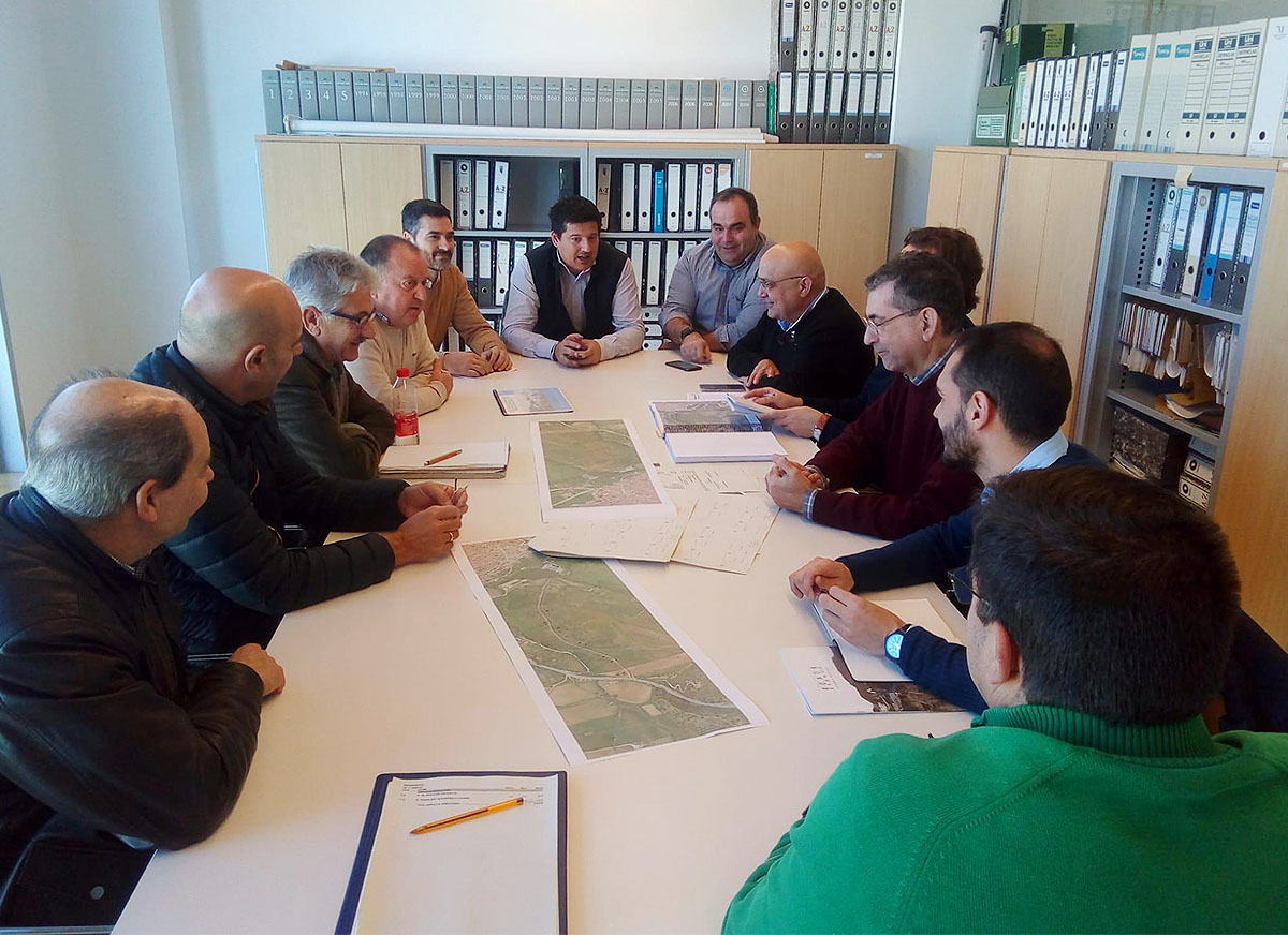La Diputación presenta al Ayuntamiento los avances que ya tiene para el vial alternativo al Puente Nuevo