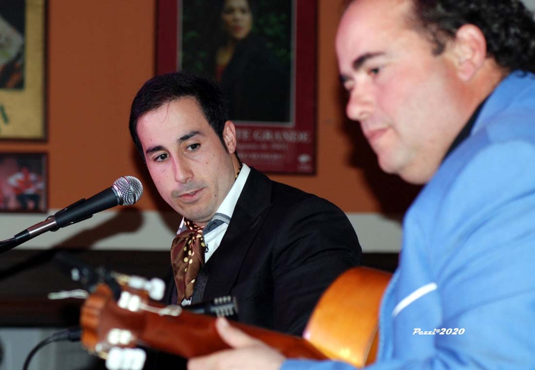 Un momento de la actuación de Manuel Cribaño en la Peña Flamenca. Foto Pezzi.