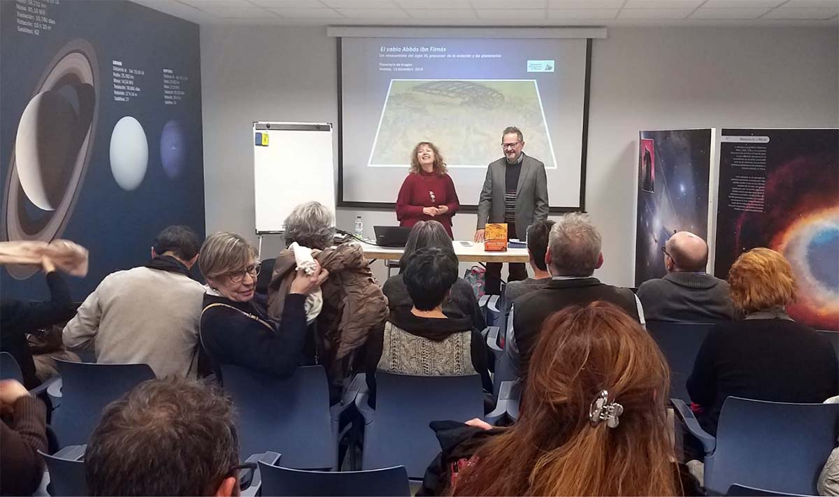Conferencia en el Planetario de Aragón en Huesca. (foto: AAHU).