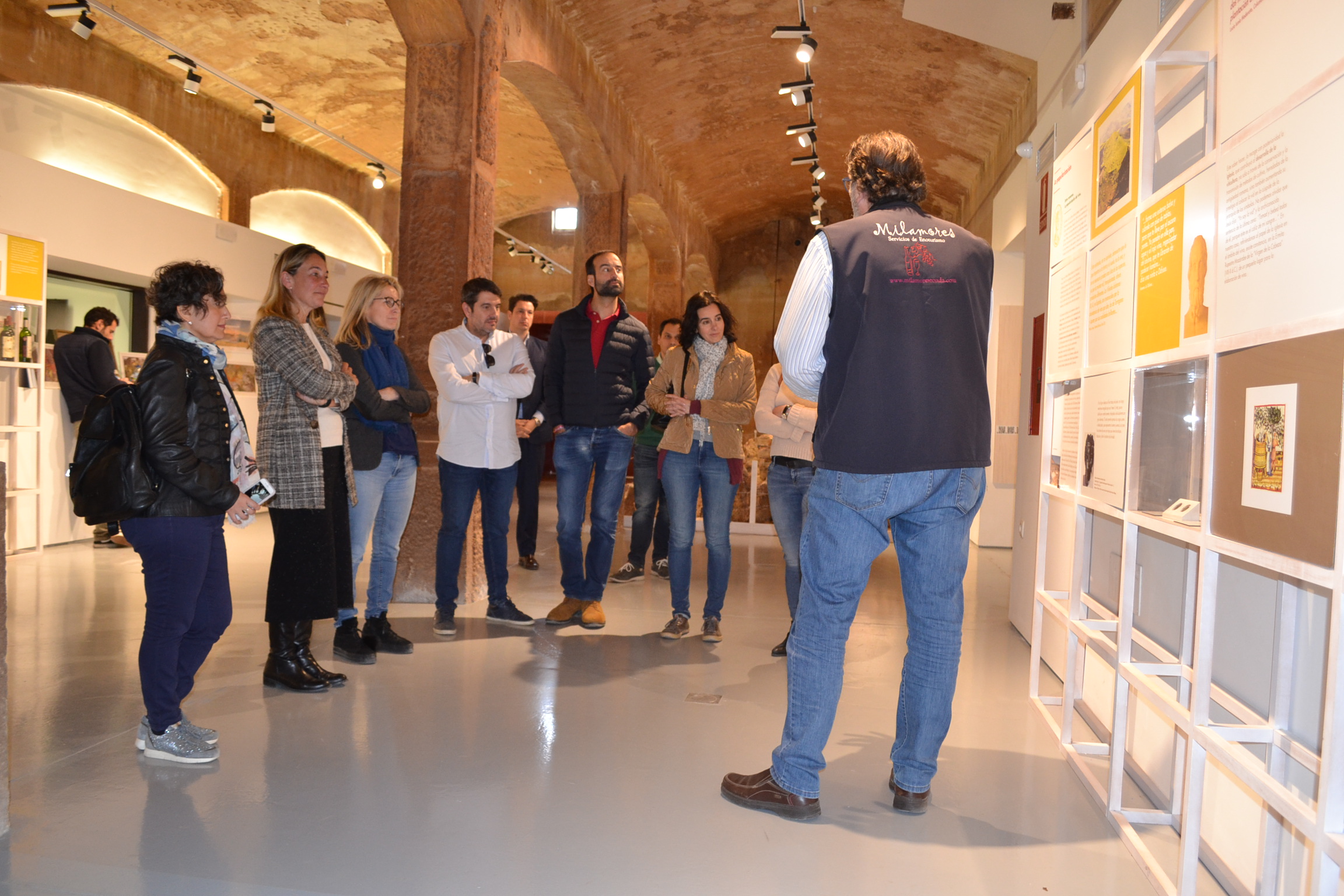 Se llevó a cabo una visita al Centro Integral del Vino.