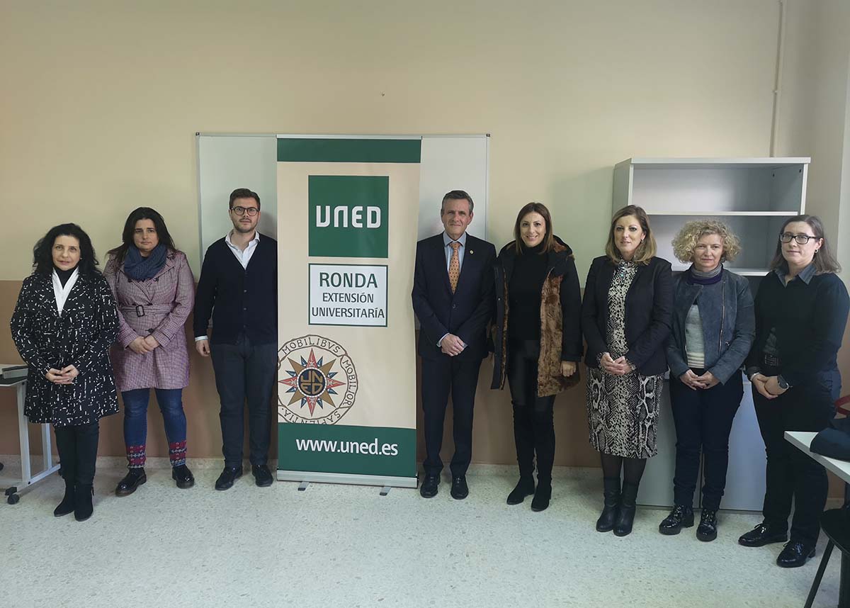 Esta tarde ha tenido lugar la inauguración de la UNED en las instalaciones de la Escuela de Enfermería.