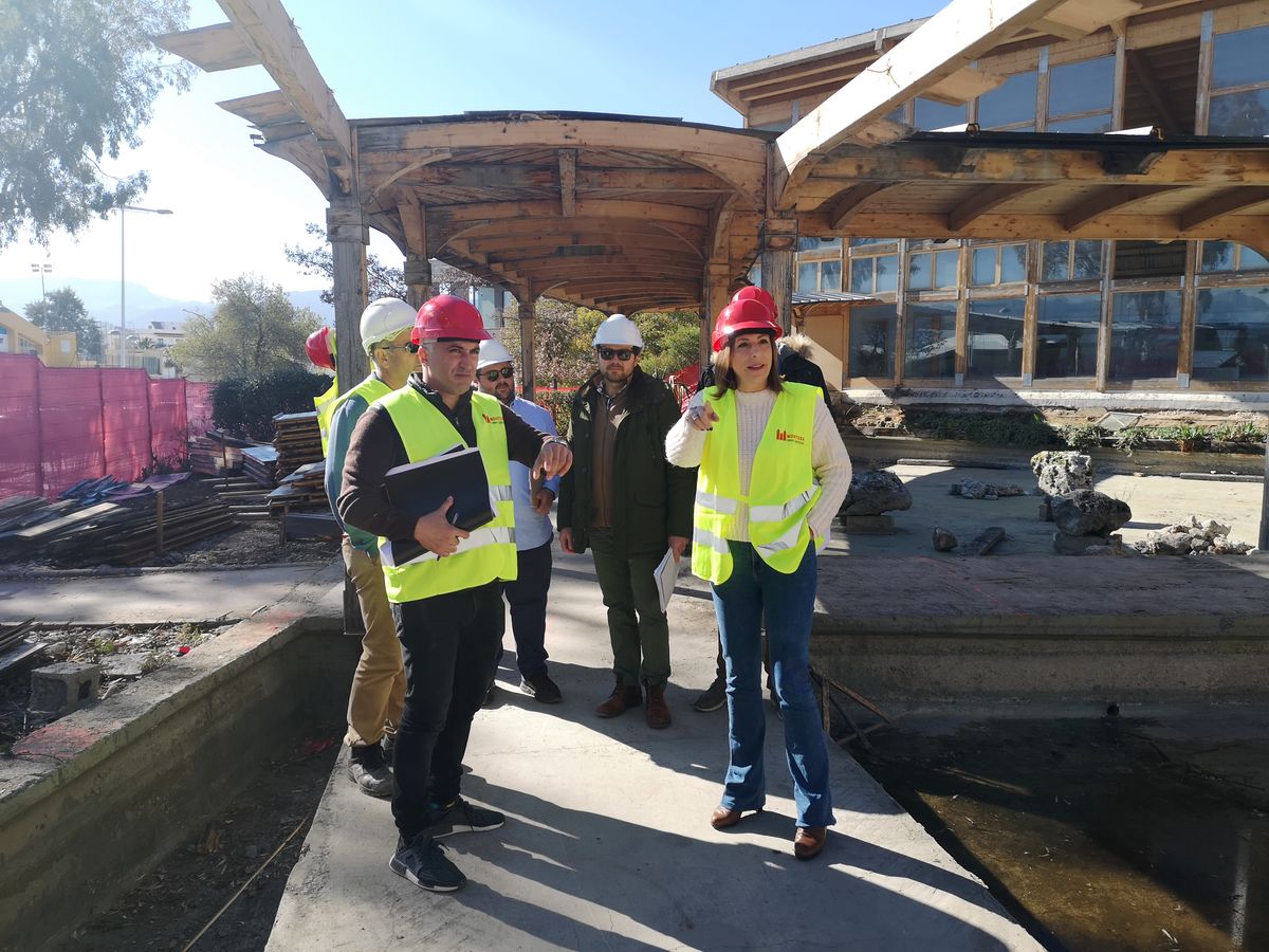 La alcaldesa, junto a los arquitectos y técnicos han supervisado hoy los trabajos.