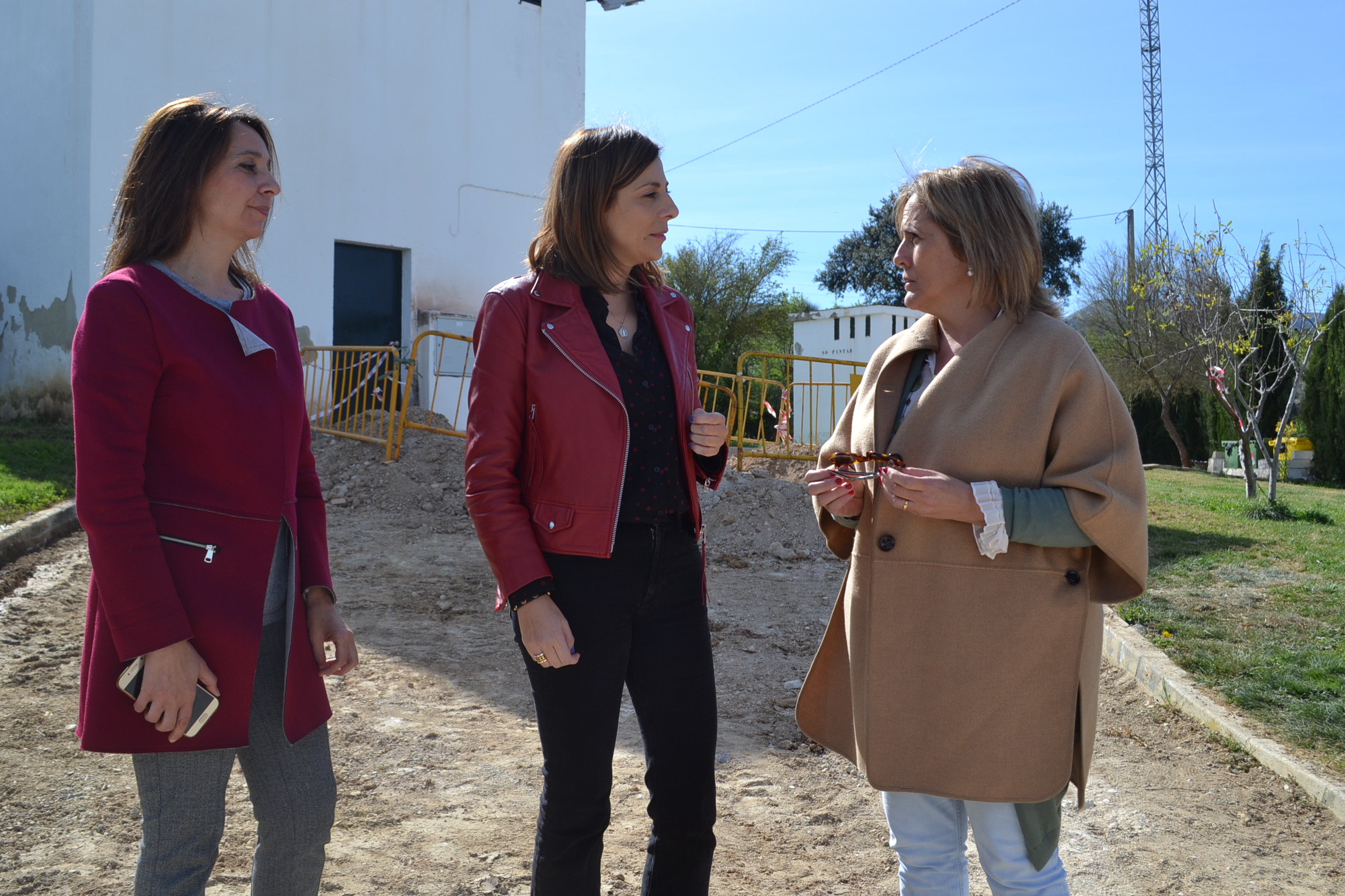 La alcaldesa anunció ayer que continuarán las mejoras en el abastecimiento de agua en estas zonas.