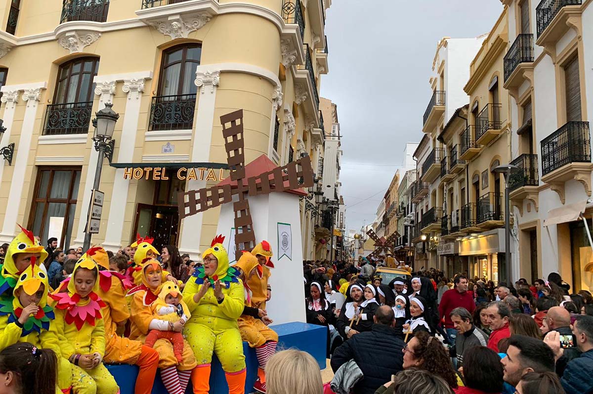 Gran ambiente de Carnaval durante el sábado tras la cabalgata.