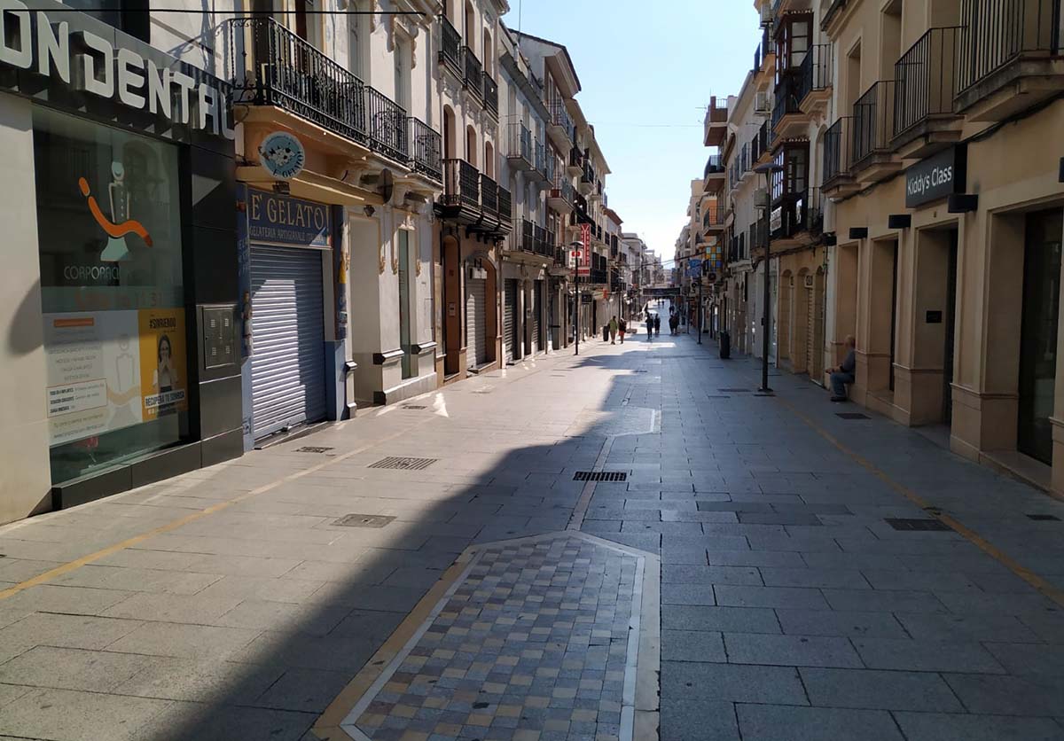El Ayuntamiento amplía las medidas para evitar contagios por coronavirus prohibiendo las terrazas en las calles y con el cierre del cementerio