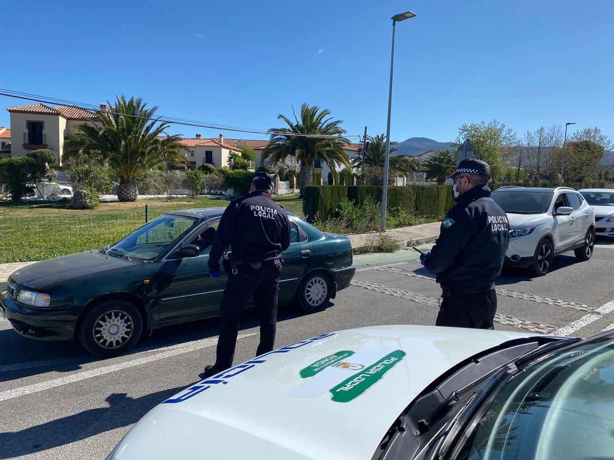La Policía Local levanta 24 sanciones durante el fin de semana por incumplir las normativas de tráfico y seguridad