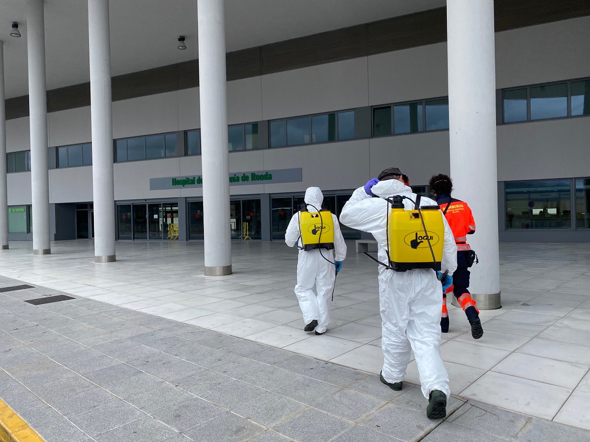 Las instalaciones del Hospital de la Serranía fueron desinfectadas en varias ocasiones tras las primeras muertes.