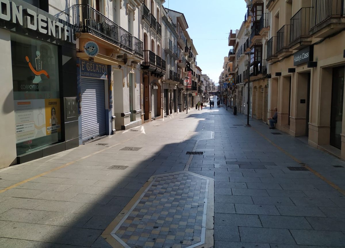 Casi la totalidad de las empresas del Centro Comercial Abierto de Ronda están cerradas.