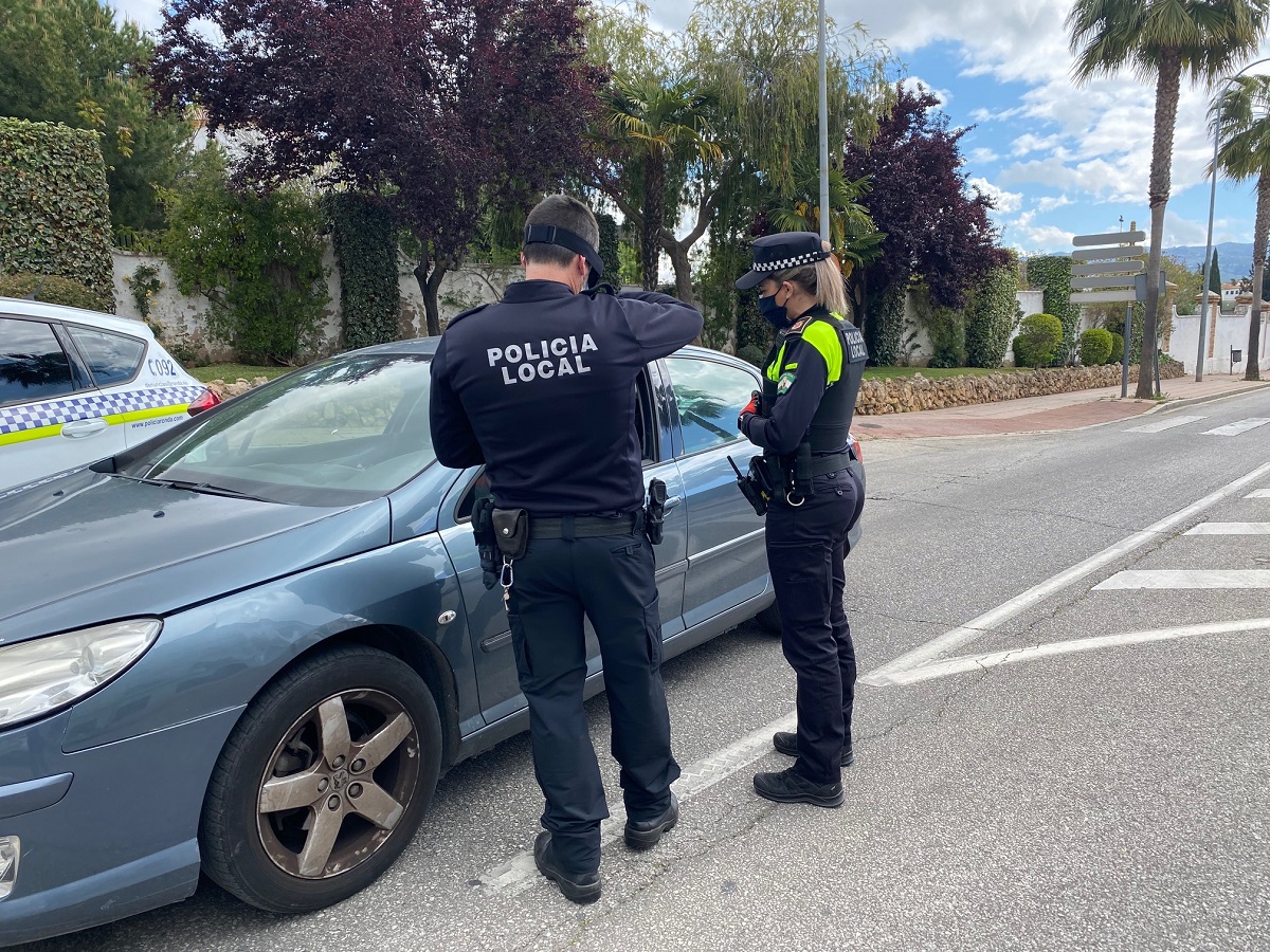 Controles policiales en las calles durante el confinamiento.