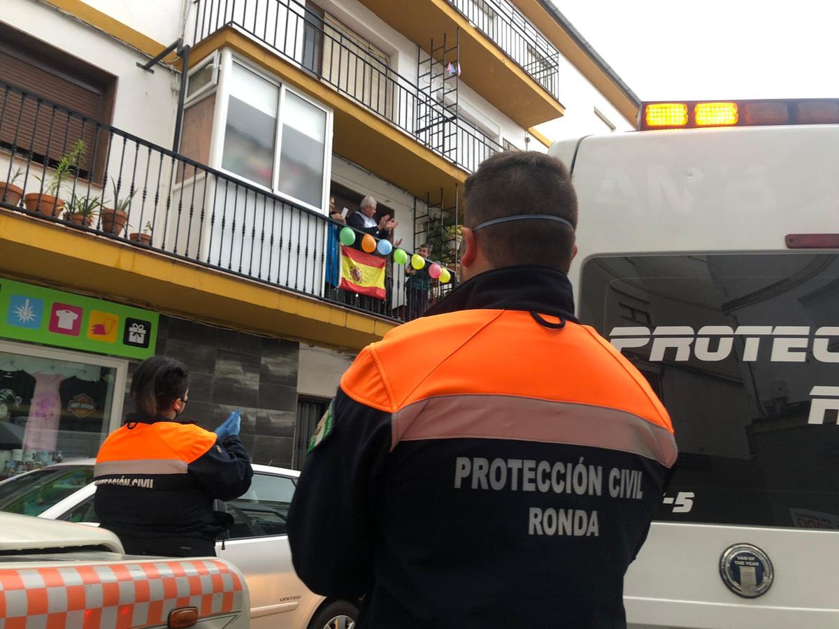 Voluntarios de Protección Civil en una de las numerosas acciones solidarias que han realizado durante el confinamiento.