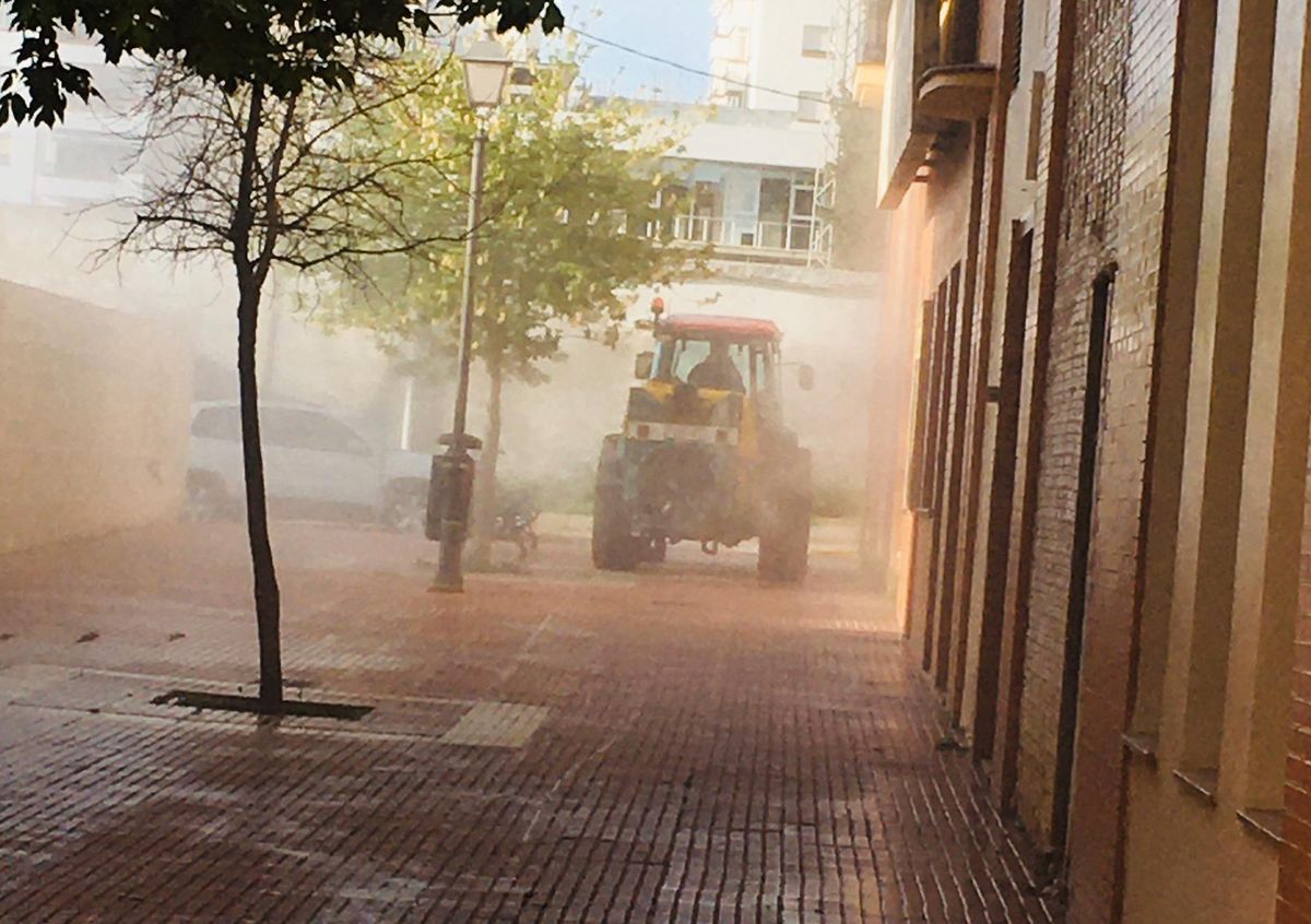 Los agricultores de las pedanías vuelven a colaborar con el Ayuntamiento en la desinfección de la ciudad