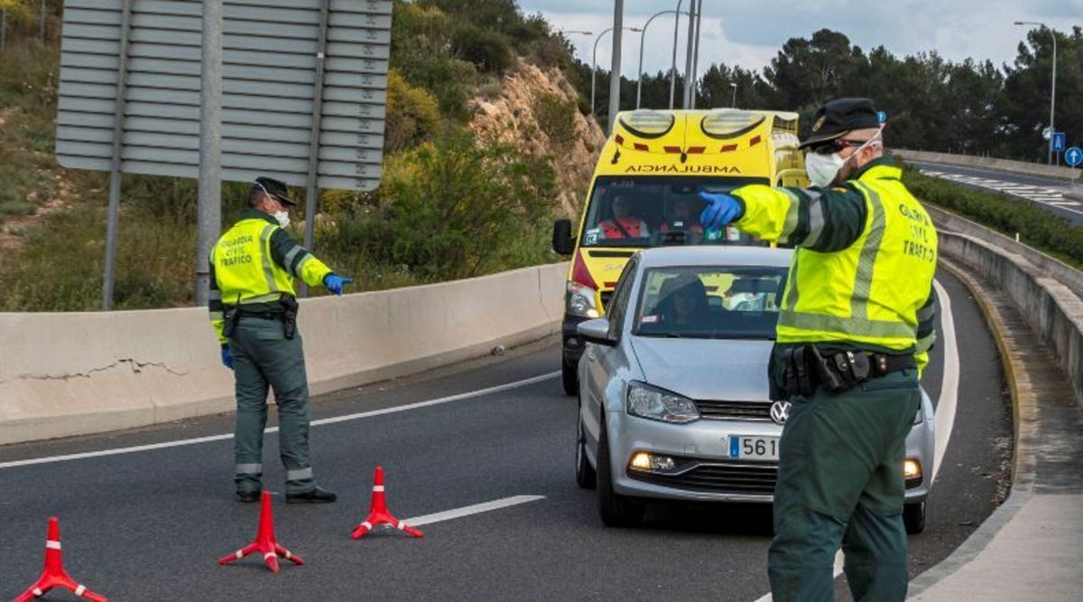 Imagen de archivo de un control de la Guardia Civil de Tráfico.