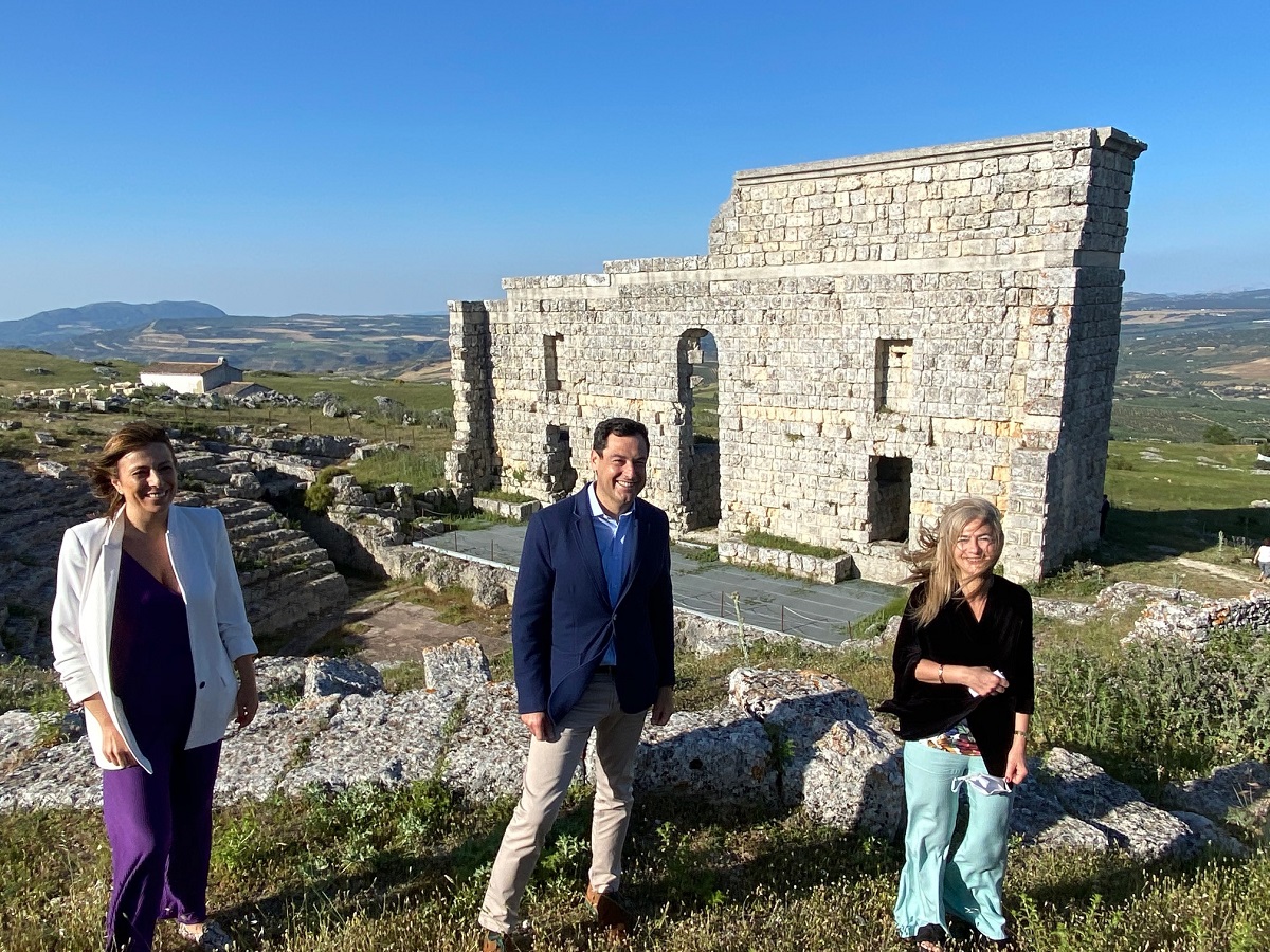 El presidente andaluz anuncia una inversión de 500.000 euros para la puesta en valor del yacimiento de Acinipo