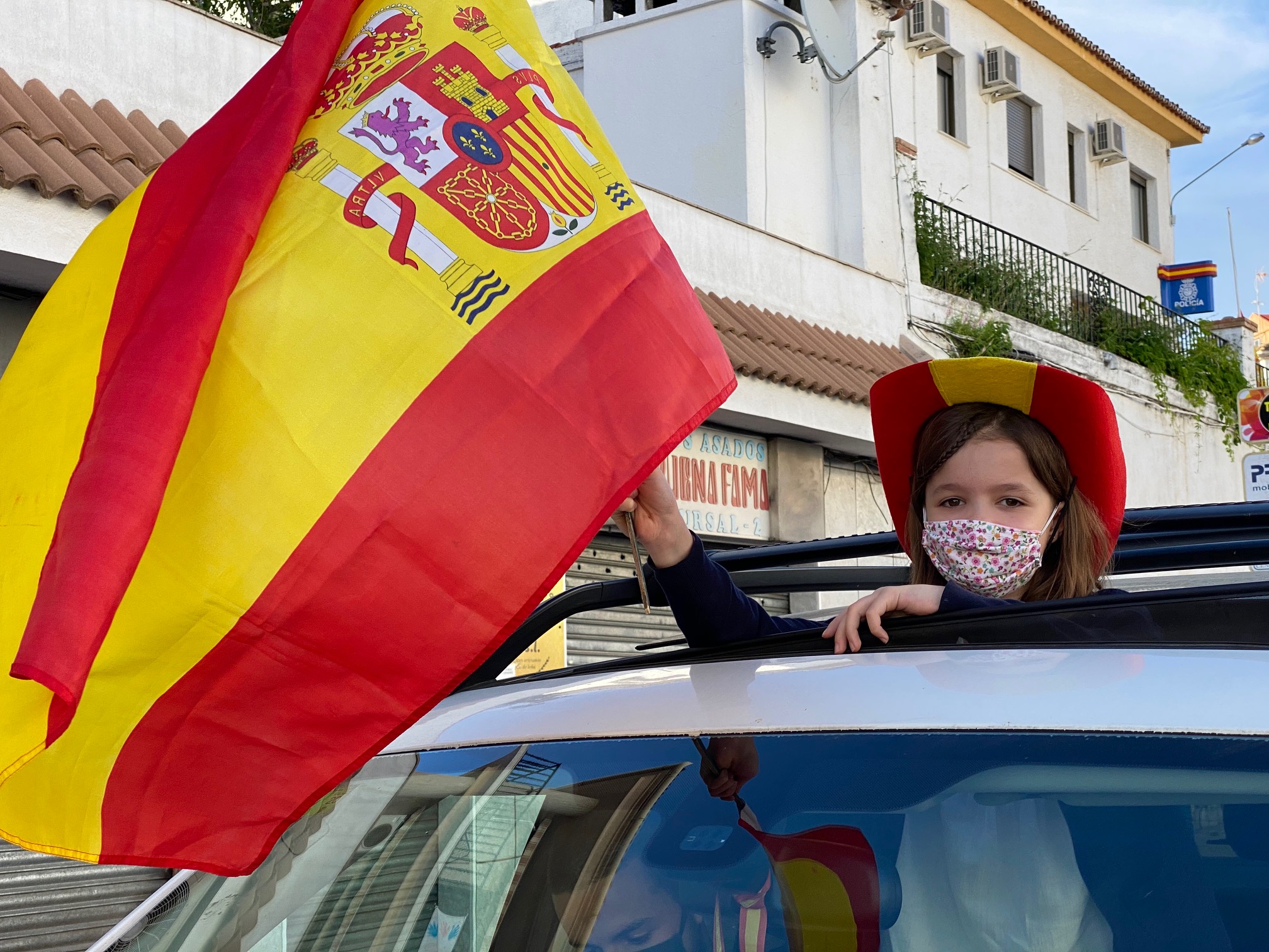 Decenas de personas han participado en esta marcha para reclamar la unidad de España.