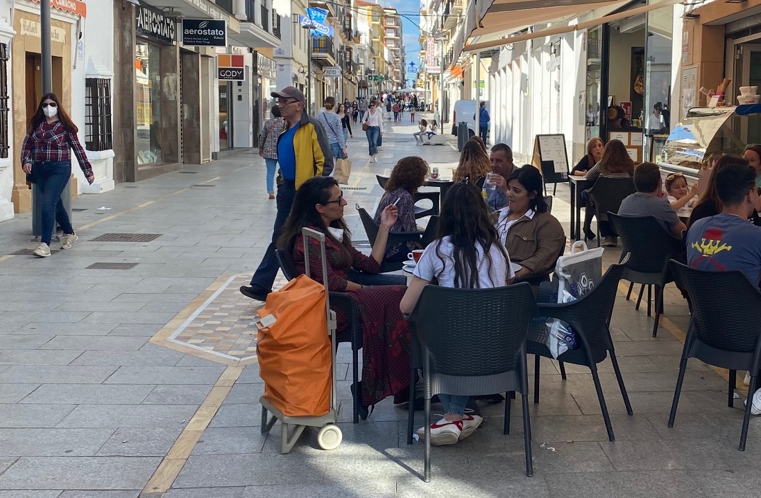 La actividad comercial se está reactivando poco a poco en Ronda.