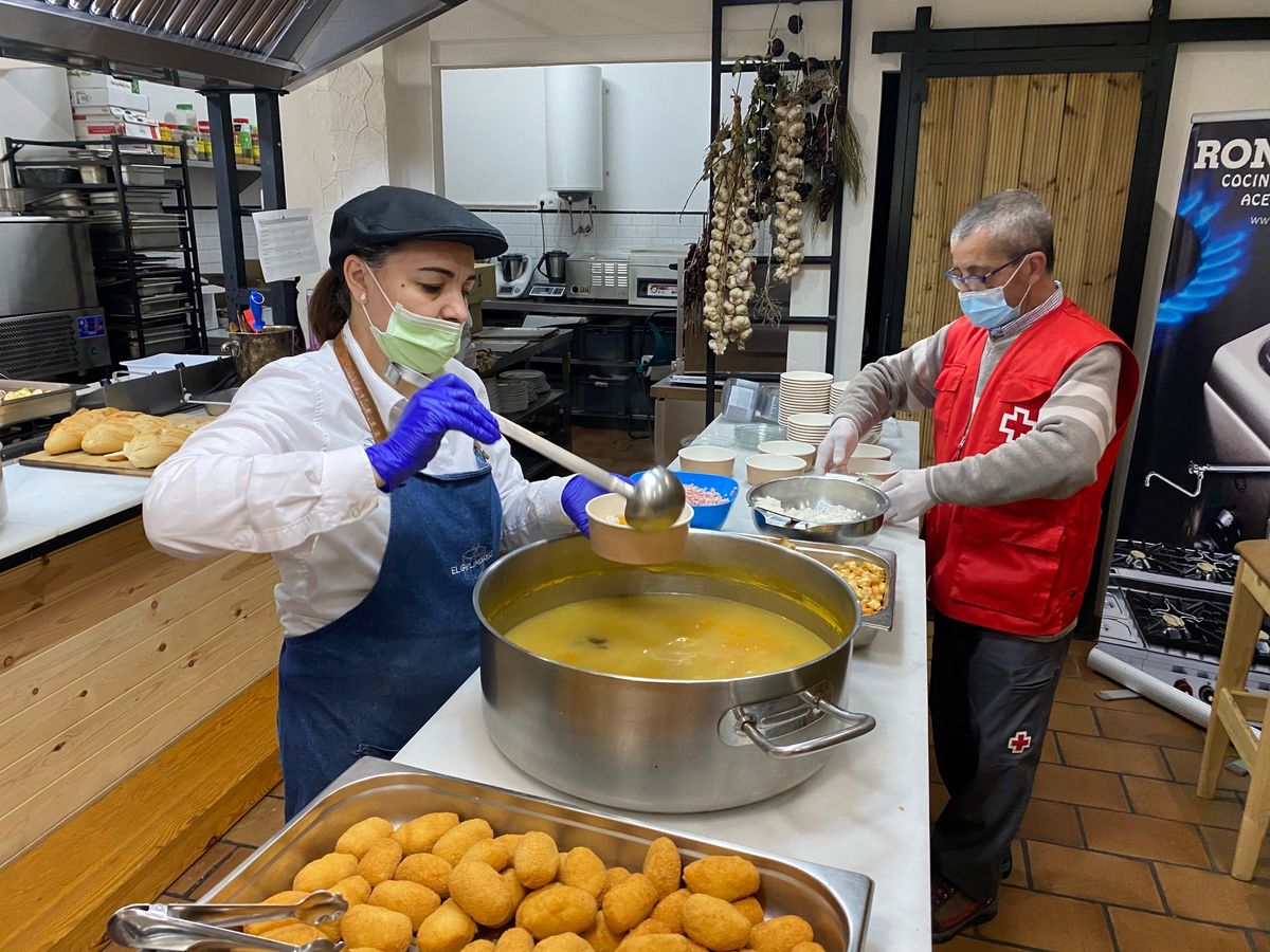 El Golimbreo está participando en el programa municipal de reparto de alimentos para familias vulnerables.