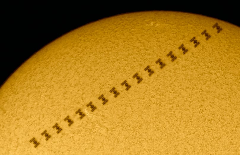 Imagen del tránsito de la EEI por delante del sol desde Ronda. (R. Barragán).
