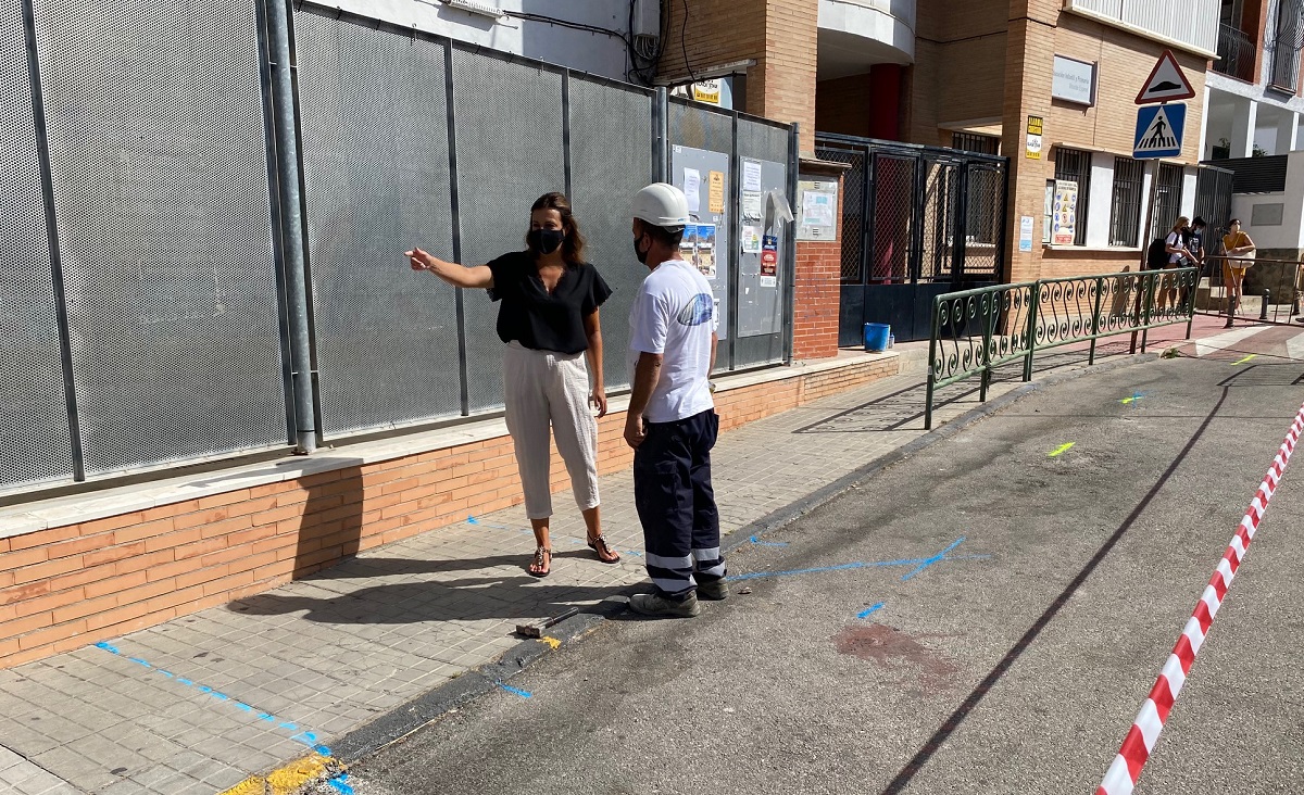 La alcaldesa ha anunciado hoy la licitación de la limpieza de edificios colegios públicos de la ciudad.
