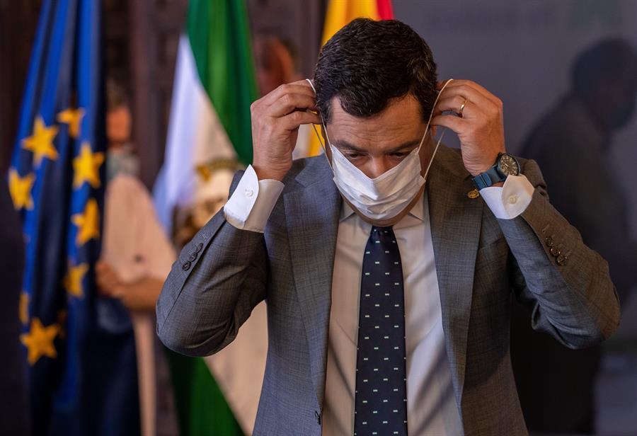 El presidente de la Junta, Juanma Moreno, ha dado a conocer hoy esta nueva medida para evitar los contagio de Covid.