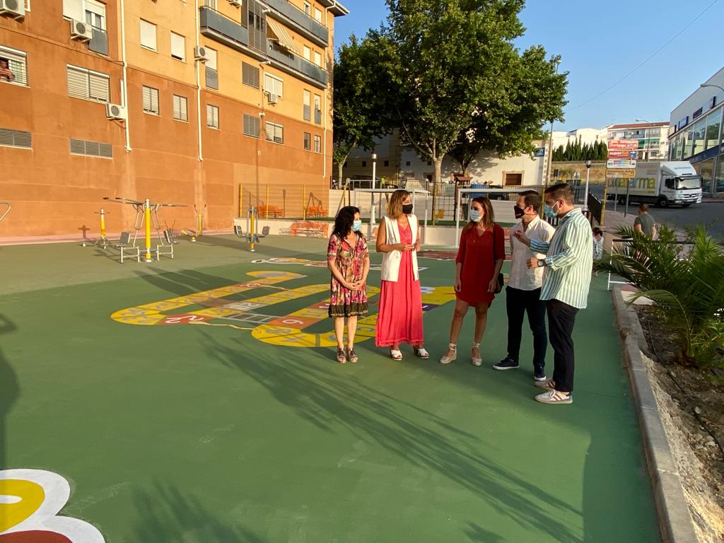 Esta zona de recreo se abrió ayer de nuevo tras las mejoras realizadas.