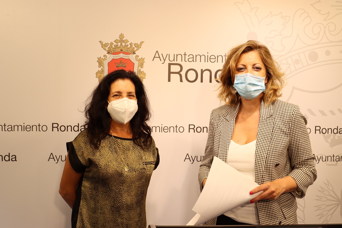 Las concejales de Contratación y de Parques y Jardines han anunciado la licitación.