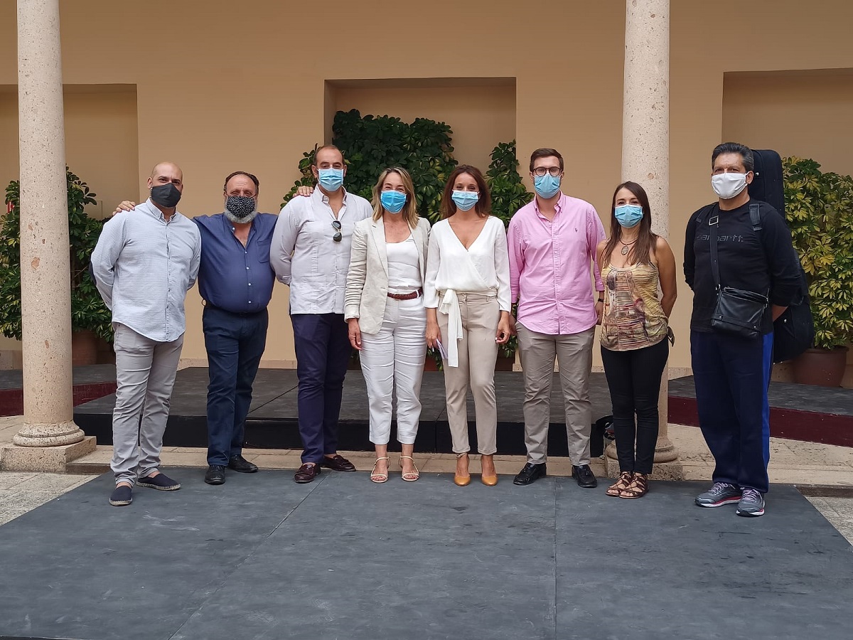 Concejales y los artistas participantes han presentado hoy el espectáculo flamenco.