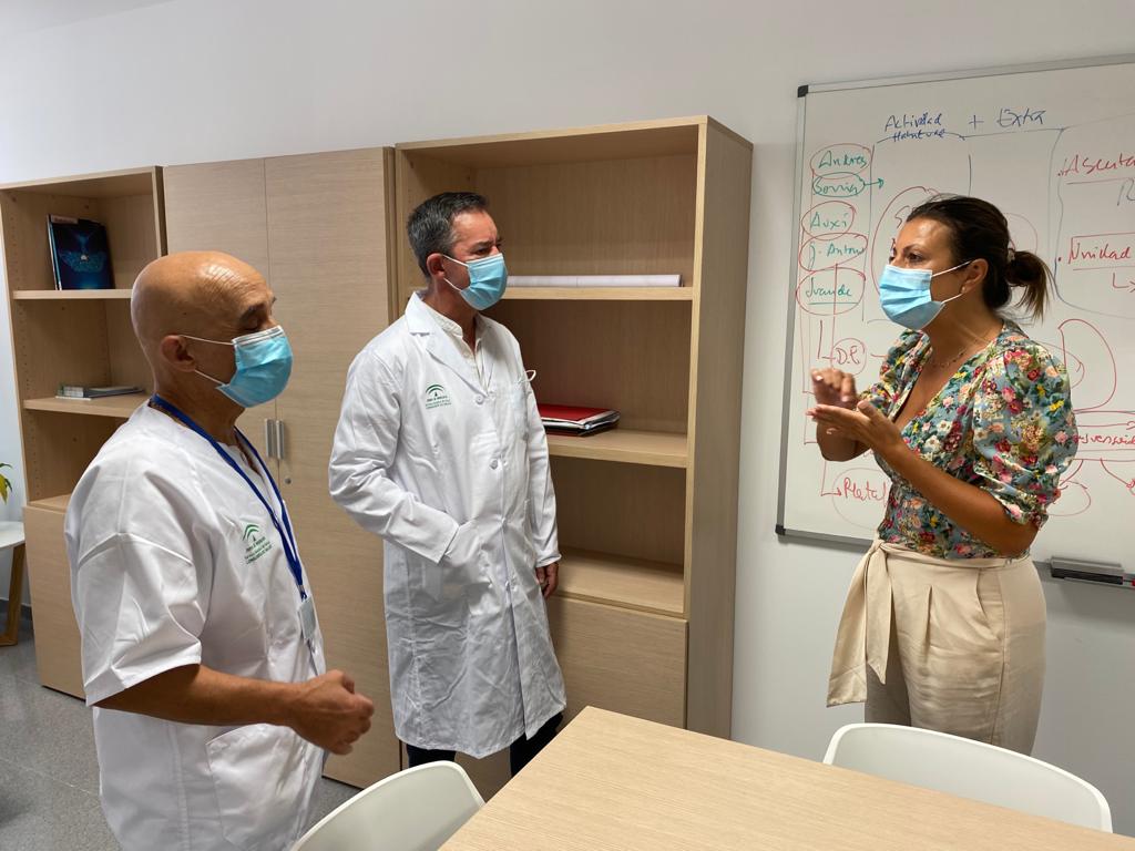 La alcaldesa ha estado toda la mañana reunida con los responsables sanitarios para que la UCI vuelva a funcionar de forma inmediata.