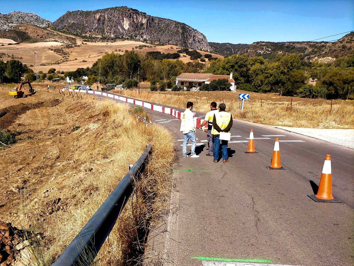La carretera que comunica con Benaoján será reparada de forma integral.