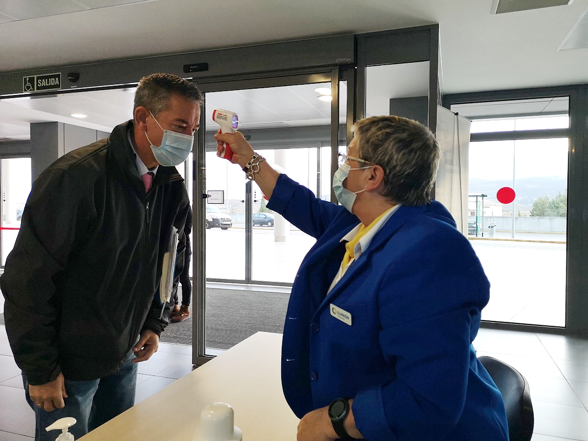El Área Sanitaria Serranía refuerza el control de accesos al Hospital