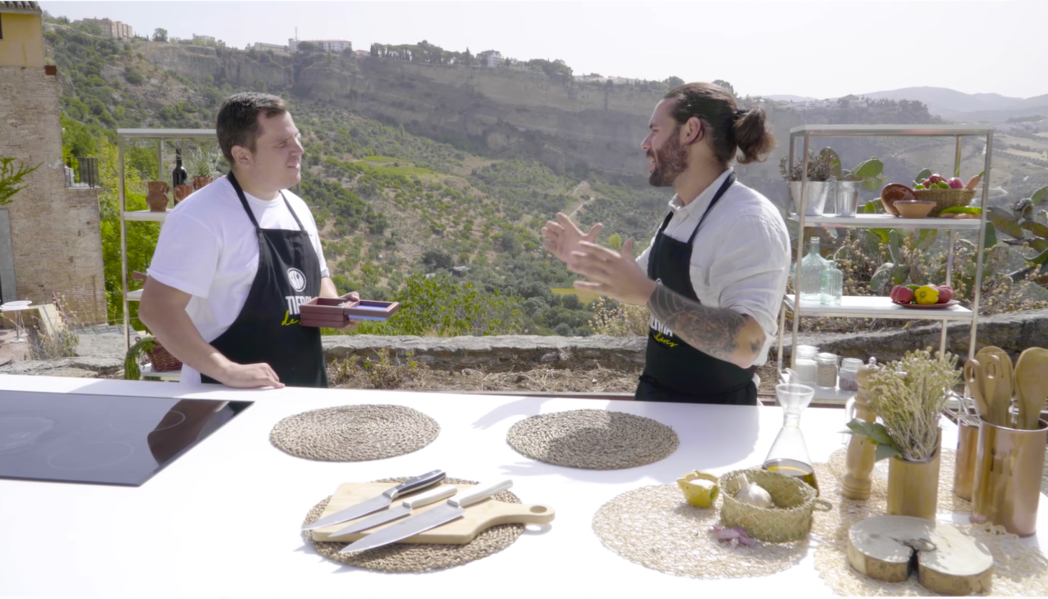 El chef Miguel Ángel Herrera en un momento de la grabación del espacio de Canal Sur TV.