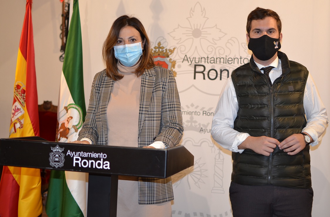 La alcadesa ha señalado , que esta iniciativa es muy interesante para dar formación a personas que llevan desempleada desde hace mucho tiempo.