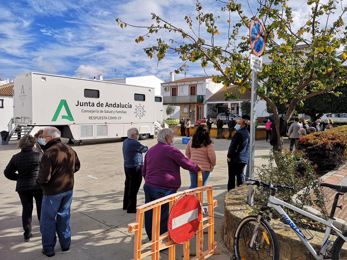 La Junta establece medidas de aislamiento en Cuevas del Becerro para controlar la alta tasa de contagios por Covid