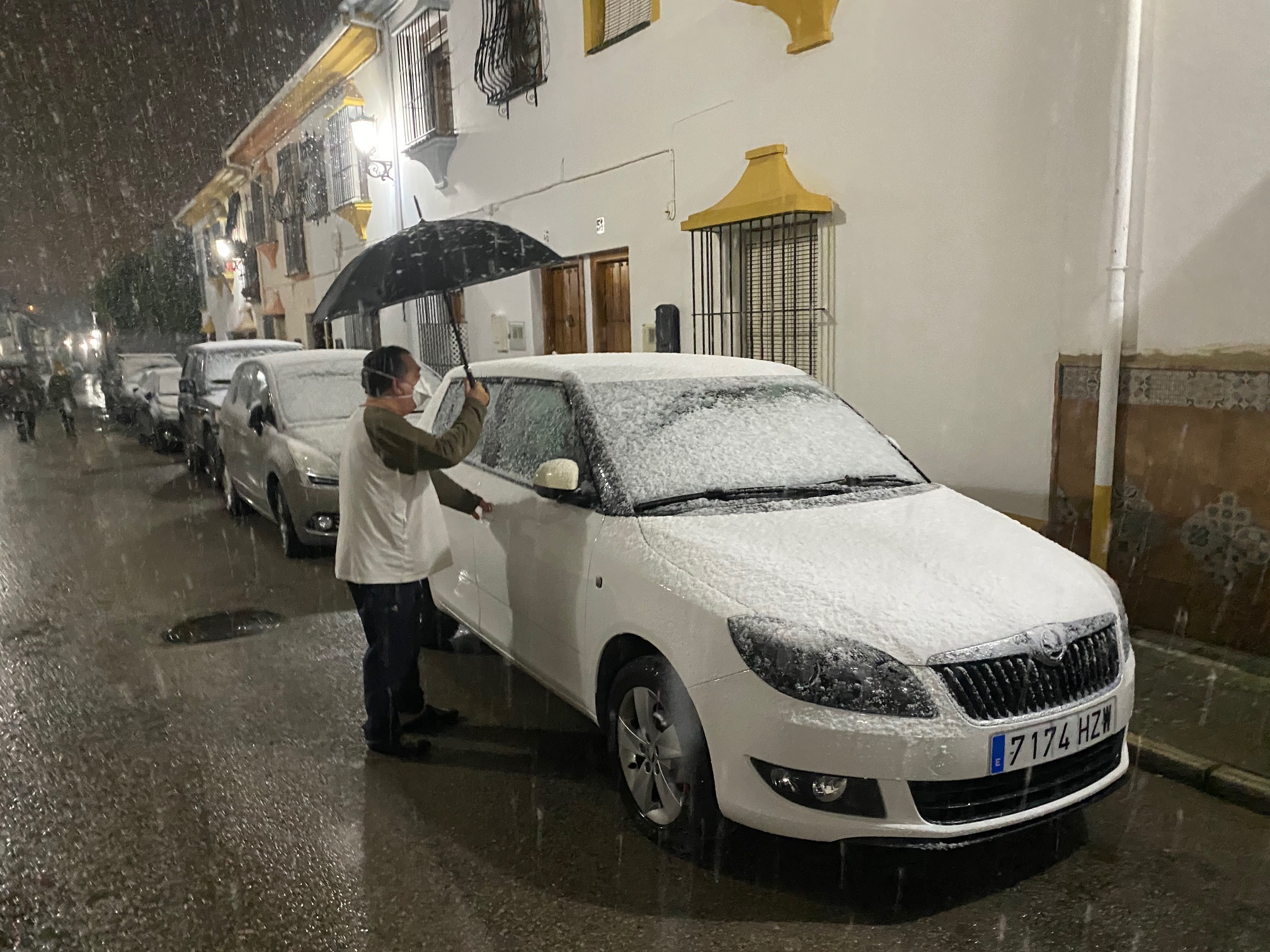 Momento de la nevada en el barrio de San Francisco.