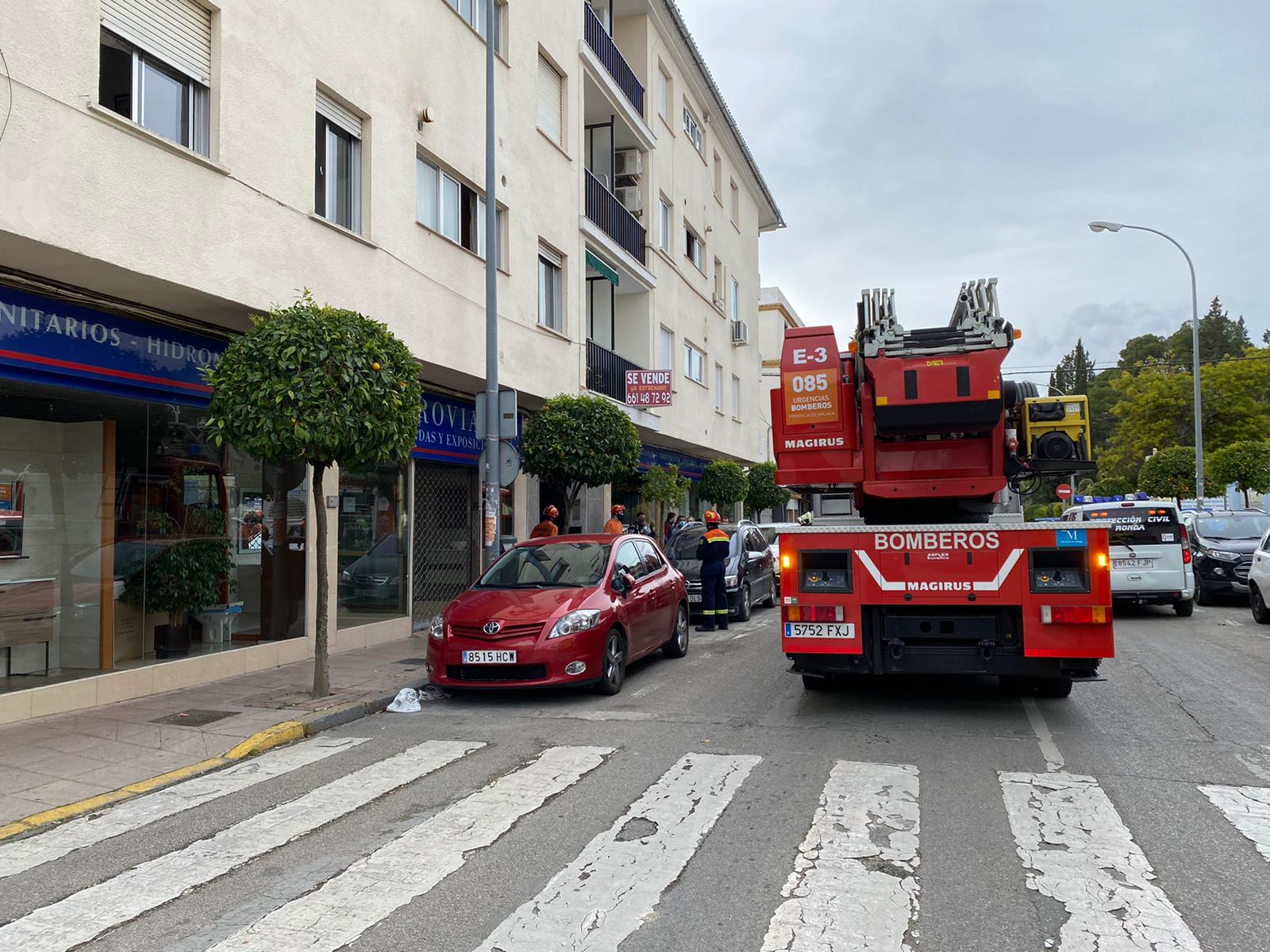 El incendio se ha producido en un bloque de viviendas de la avenida Victoria.
